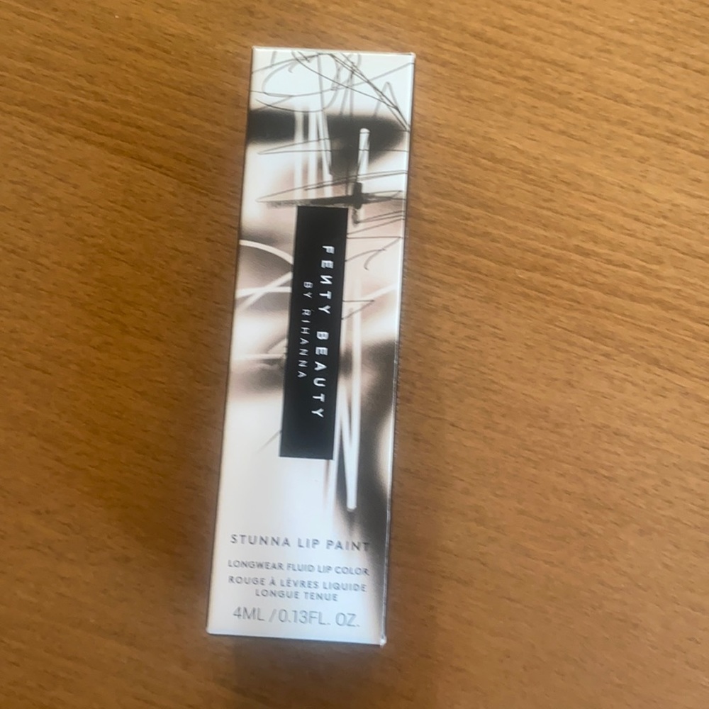 FENTY BEAUTY
Stunna Lip Paint Longwear Fluid Lip Color